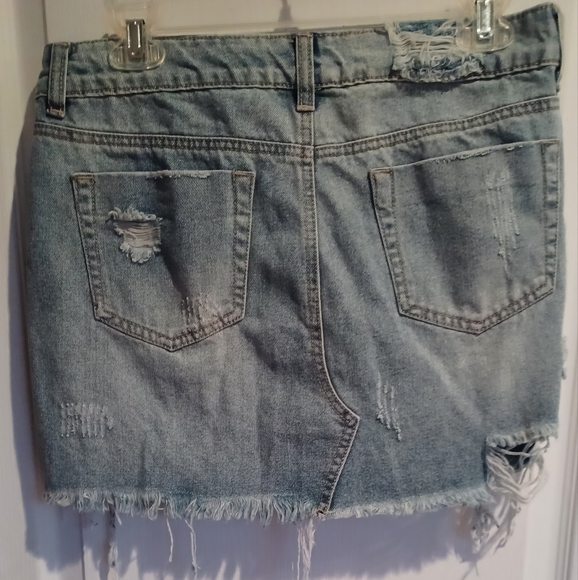 NEW WITH TAGS LITZ PREMIUM DENIM SKIRT STYLE NO. S-2291F SIZE MEDIUM DISTRESSED - Picture 2 of 7